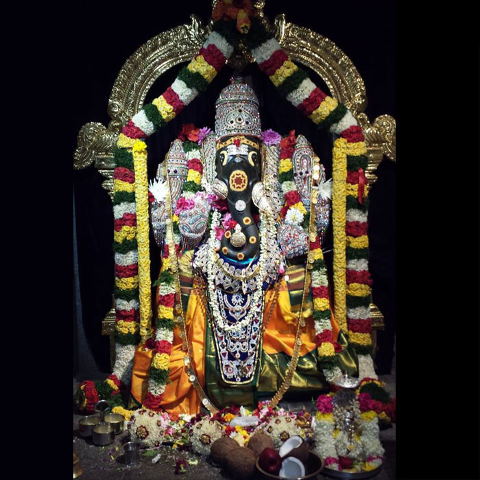 Temple garlands TG017